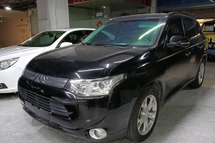 Used Mitsubishi Outlander 2013 2.4L 4x4 Luxury Navigation Edition 5 Seats