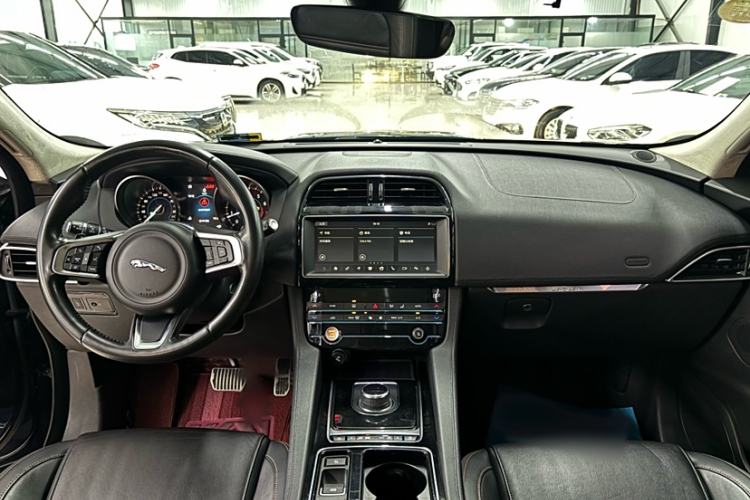 Used Jaguar F-PACE 2019 2.0T Four-Wheel Drive Urban Luxury Edition