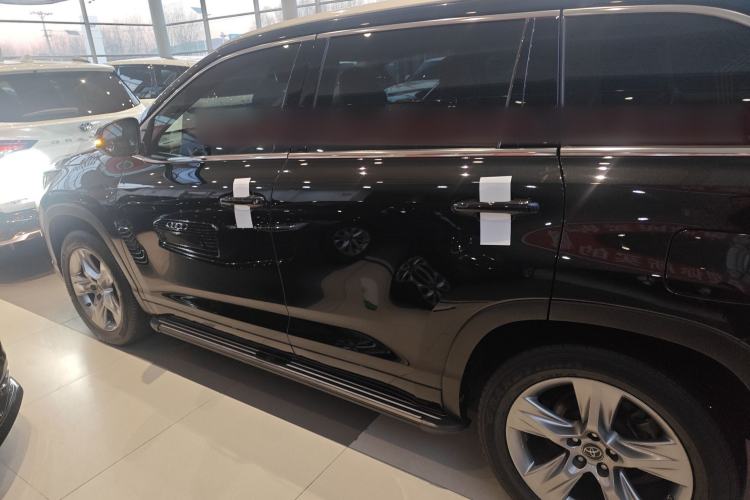 Used Toyota Highlander 2018 2.0T Two-Wheel Drive Luxury Edition 7 Seats China VI Standard
