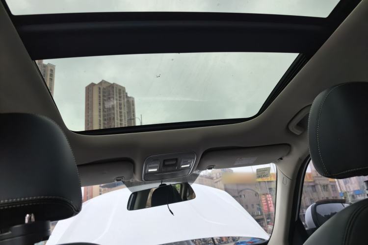 Used Geely Auto Emgrand X7 Sport 2018 1.8TD Automatic Two-Wheel Drive Smart Connect 4G Internet Edition Headliner