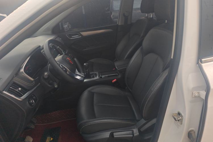 Ojetý Roewe RX5 2018 20T Two-Wheel Drive Manual Flagship Edition