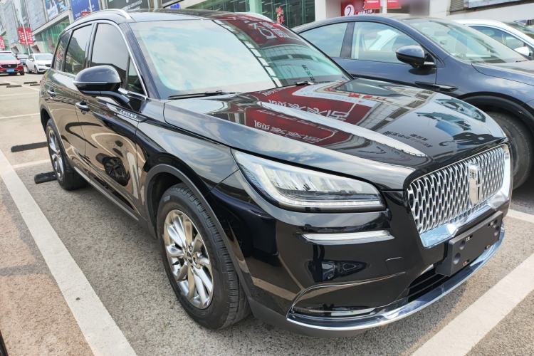 Used Lincoln Corsair 2021 2.0T Two-Wheel Drive Deluxe Edition Front Right 45 Deg