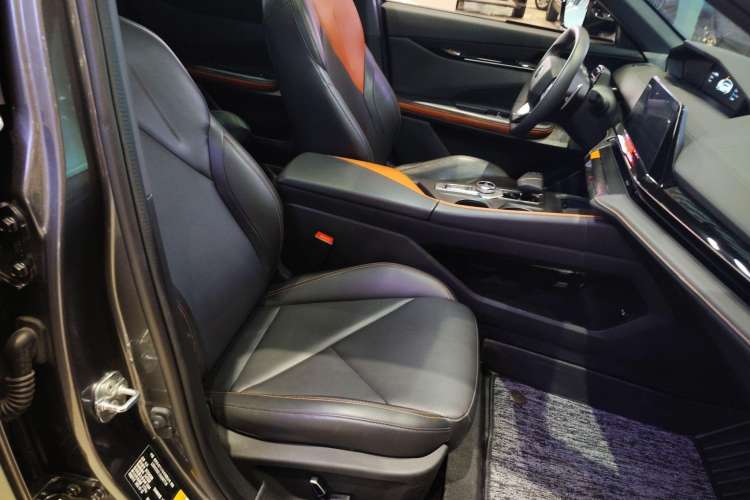 Used CHANGAN UNI-V 2022 1.5T Smart Navigation Version
