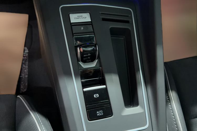 Used Volkswagen Golf 2023 280TSI DSG R-Line Lite Gear Lever