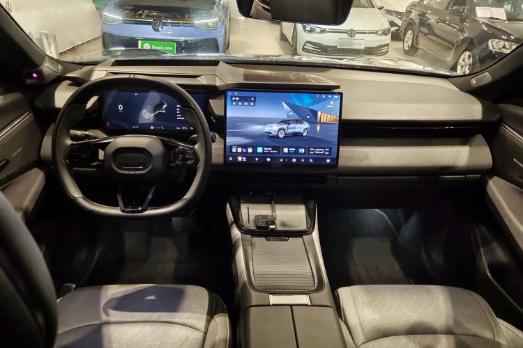 Used Lynk & Co 08 EM-P 2023 220km All-Wheel-Drive Performance Halo
