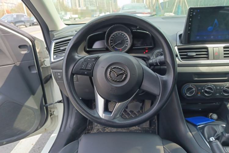 Used Mazda 3 Axela 2016 Sedan 1.5L Manual Comfort Model
