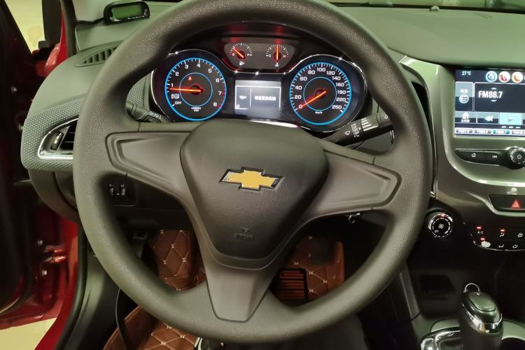 Used Chevrolet Cruze 2017 1.5L Automatic Pioneer Sunroof Edition
