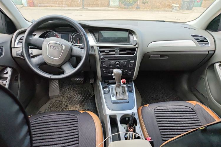 Used Audi A4L 2011 2.0 TFSI Standard Model Center Console