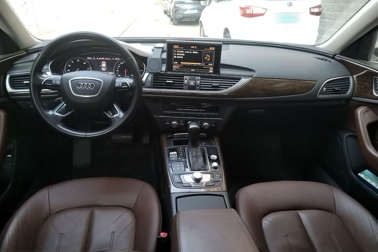 Used Audi A6L 2018 30th Anniversary Edition 35 TFSI Fashion Model Center Console