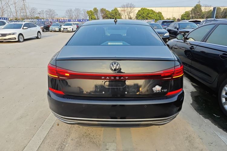 Used Volkswagen Passat 2022 330TSI Elite Edition Custom Version
