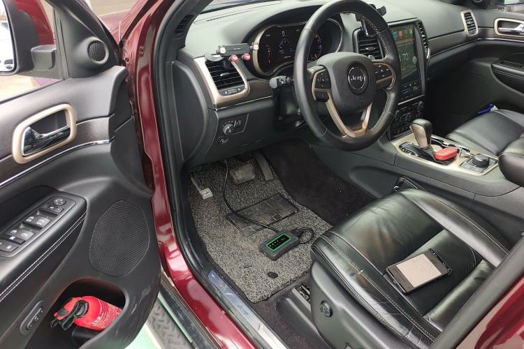 Used Jeep Grand Cherokee 2016 3.0L Comfort Navigation Edition Driver Seat