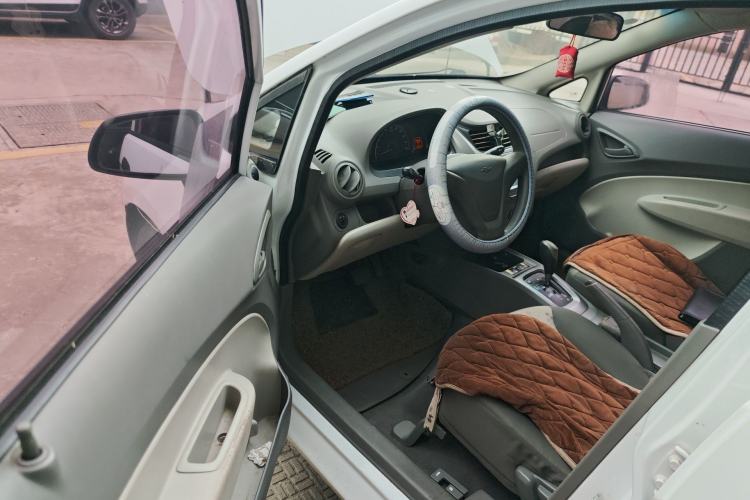 Used Chevrolet Sail 2013 Hatchback 1.2L AMT Ideal Edition Driver Seat