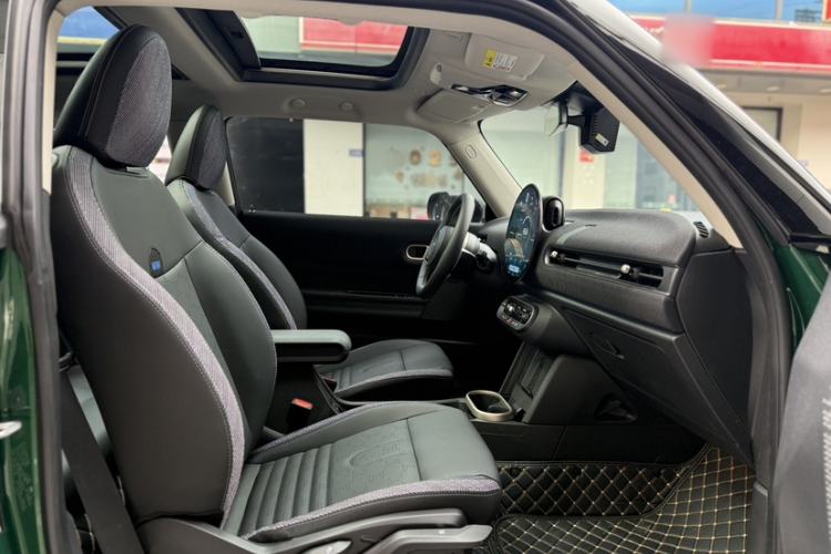 Used MINI 2025 1.5T COOPER Classic Edition
