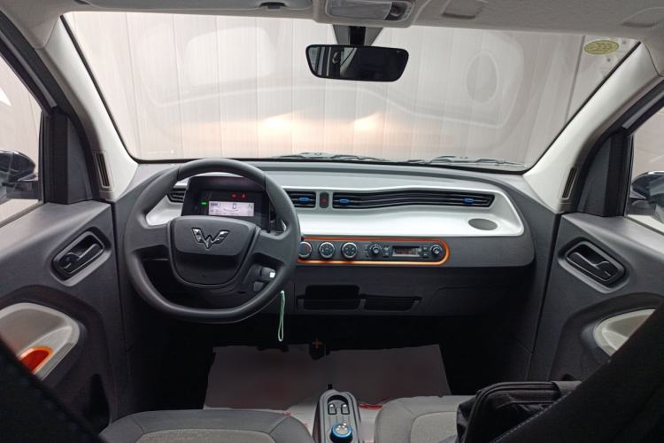 Used Wuling Hongguang MINIEV 2022 Easy Version Lithium-NMC Center Console