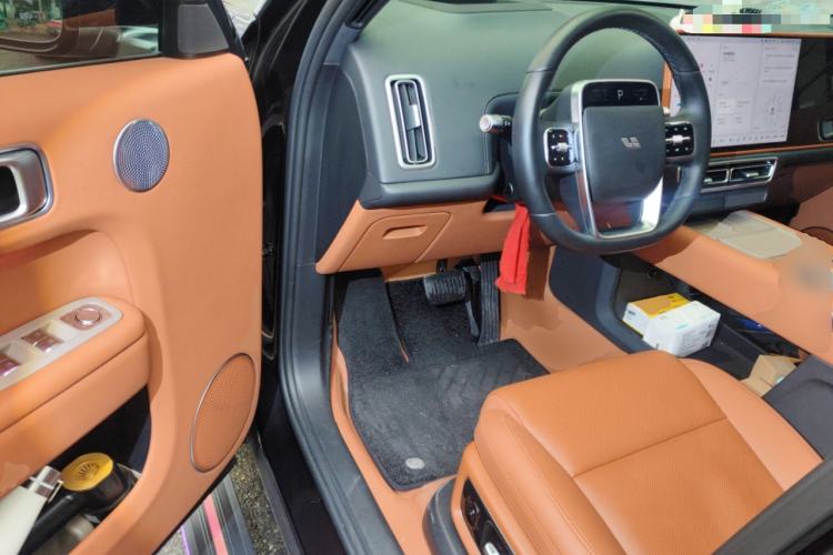 Used Li Auto L8 2024 Pro Model
