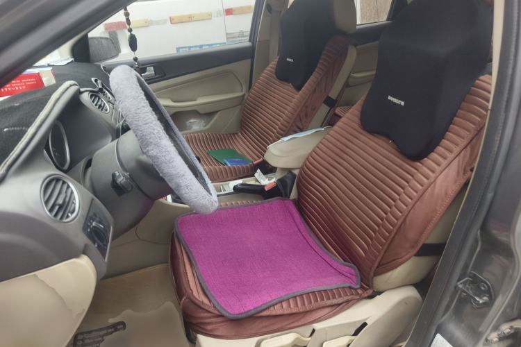 Used Ford Focus 2013 Hatchback Classic 1.8L Manual Fashion Edition
