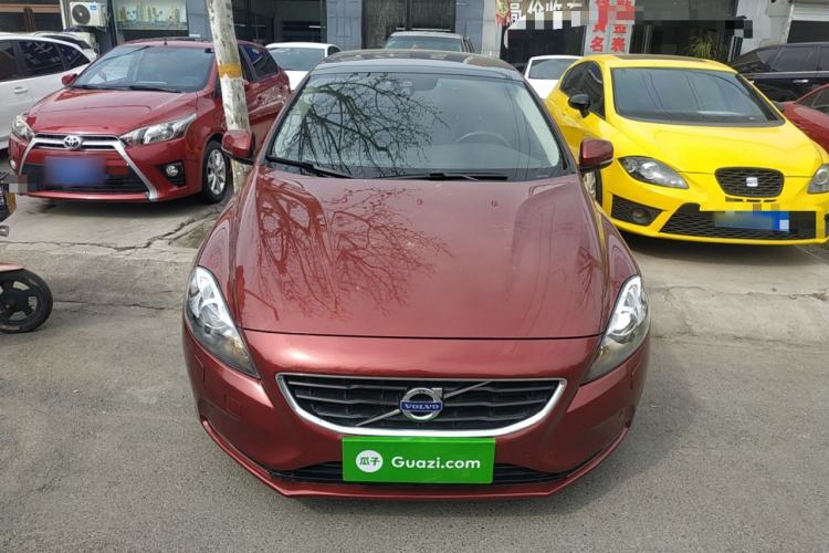 Used Volvo V40 2015 1.6T Zhiya Edition Front