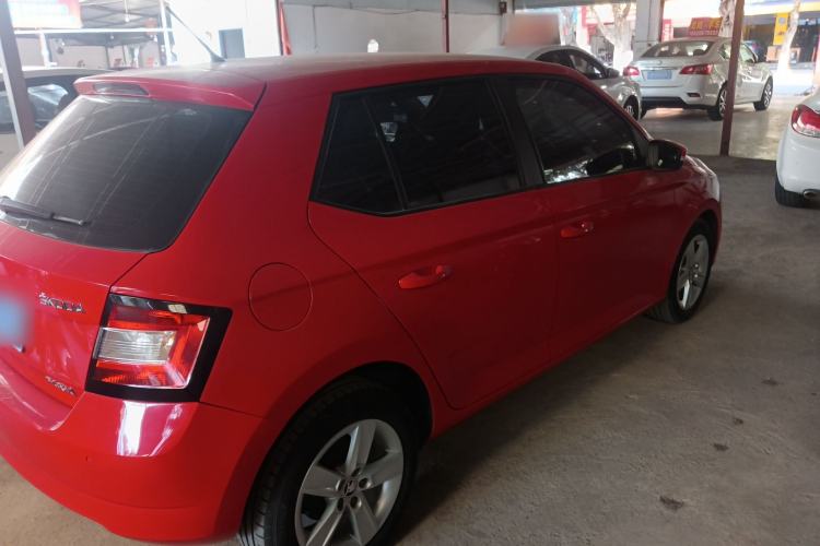 Used Skoda Fabia 2016 1.4L Automatic Car Enjoy Edition
