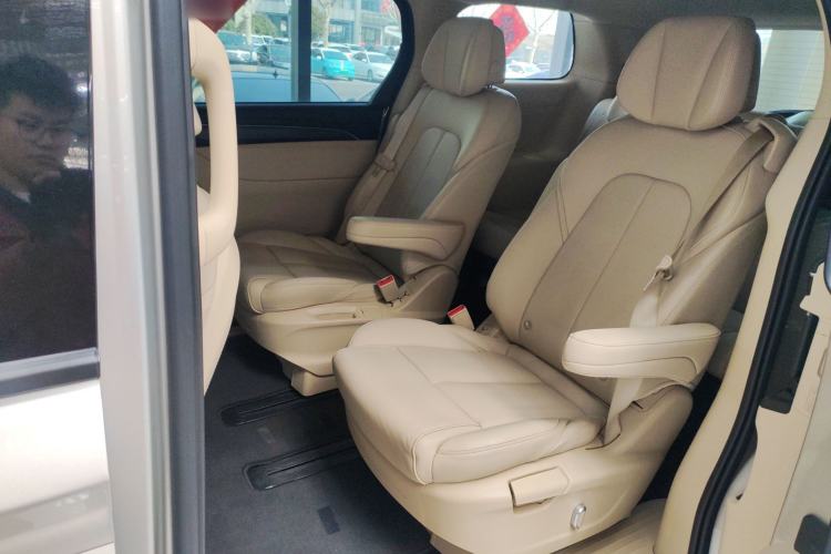 Used Buick GL8 2022 ES Landtrek 653T Luxury Edition