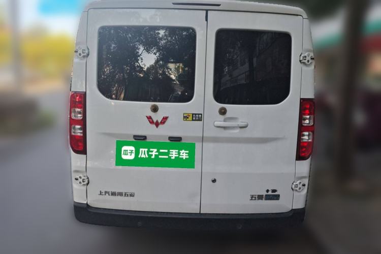 Used Wuling Yangguang 2024 300km Comfort-Grade Passenger Van 60kW
