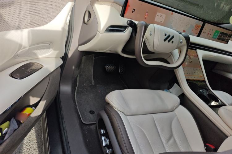 Used IM LS7 2023 100kWh Lux Rear-Drive Version Driver Seat