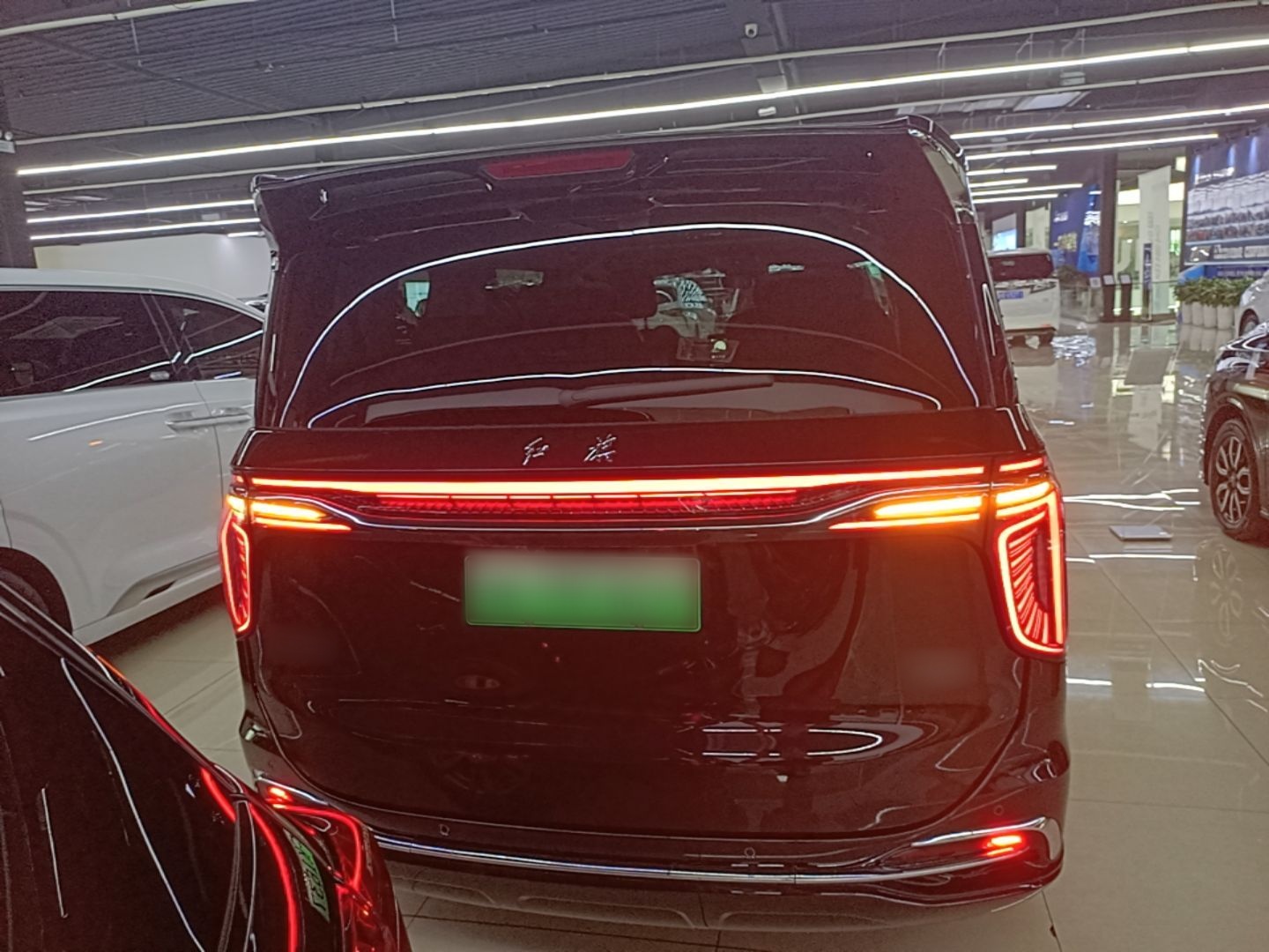 Hongqi HQ9 PHEV 2024 2.0T Four-Wheel Drive Business Edition — снимка 5