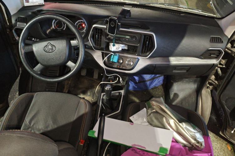 Used CHANGAN KAICHENG Ruixing M60 2023 1.5L GDI Comfort-Class Passenger Vehicle 6/7 Seats Center Console