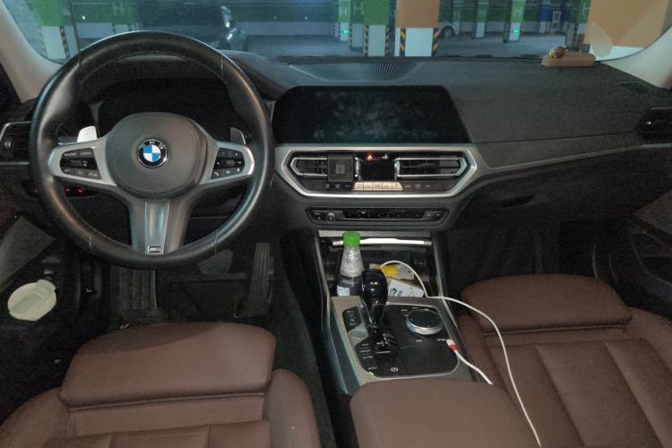 Used BMW 3 Series 2021 325i M Sport Night Edition package Center Console