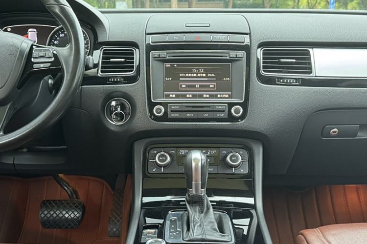 Used Volkswagen Touareg 2016 3.0 TSI Standard Version Audio And AC Panel