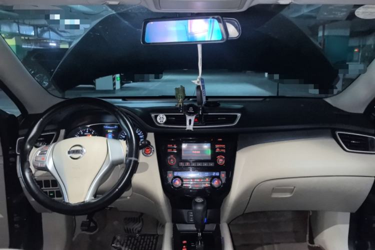 Used Nissan X-Trail 2014 2.0L CVT Comfort Edition 2WD Center Console