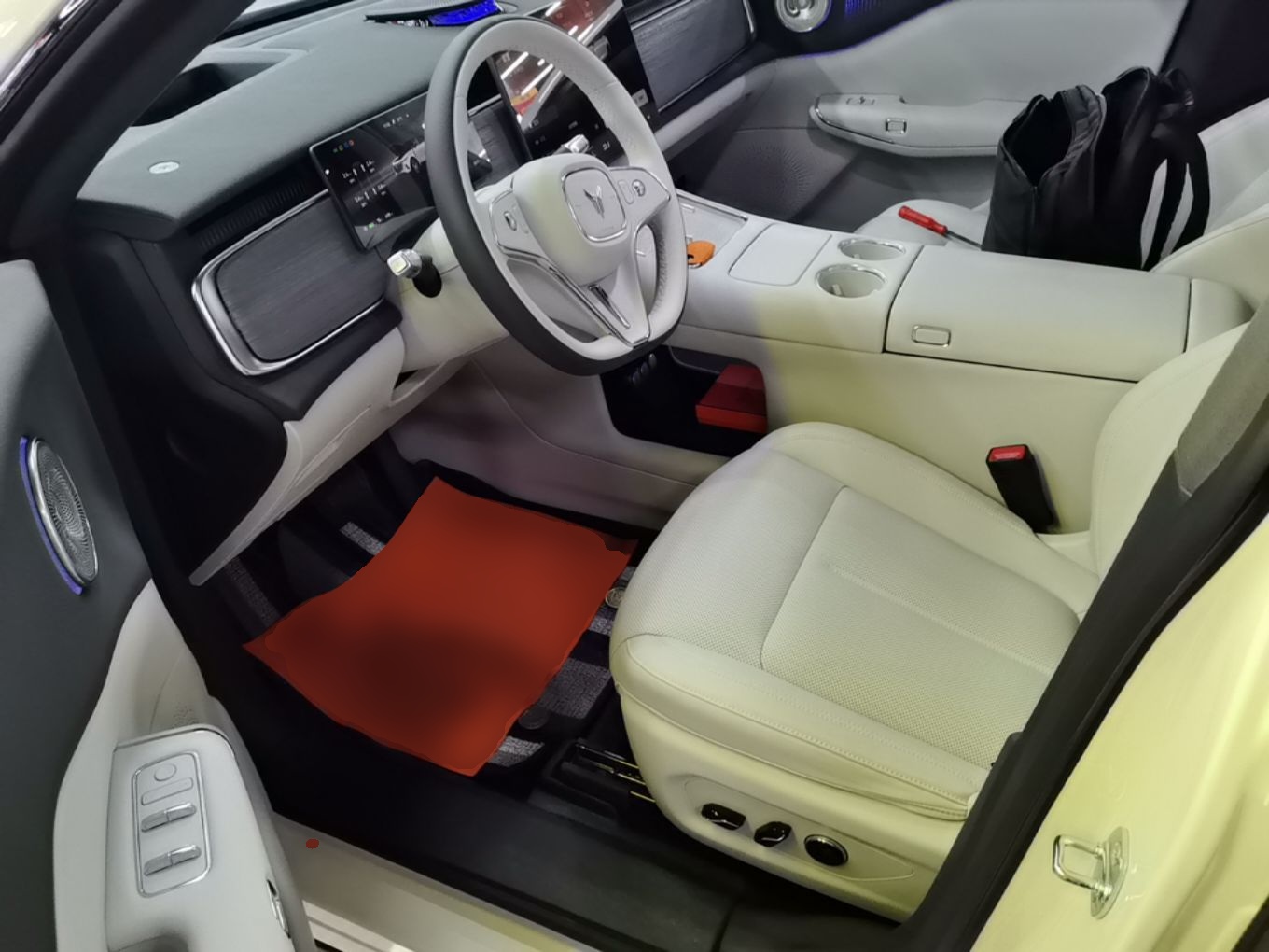 Переднее сиденье в автомобиле