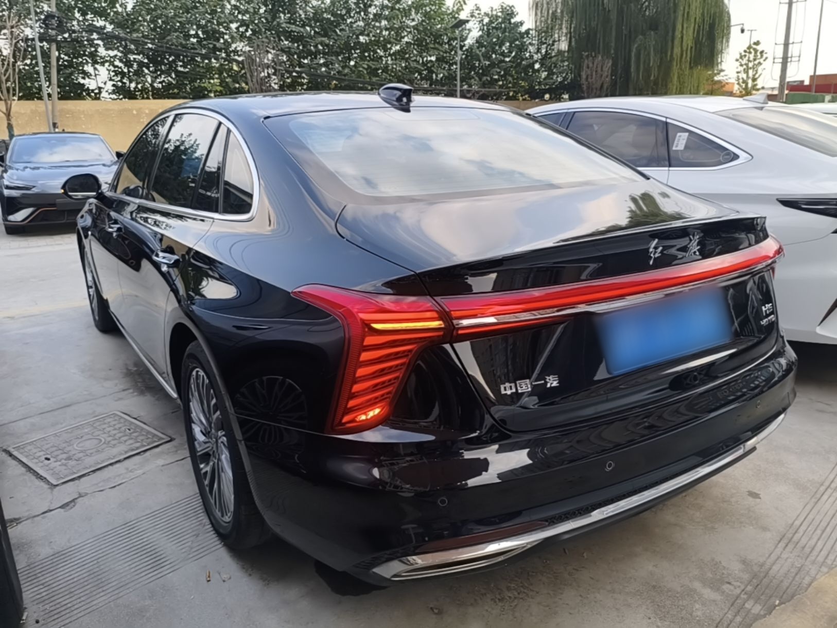 Hongqi H5 2023 2.0T Automatic Smart Connect Flagship Edition - Chinese Trim Chang — снимка 4