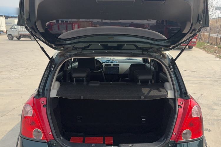 Used Suzuki Swift 2016 1.5L Automatic Fashionable Coolplay Edition Trunk