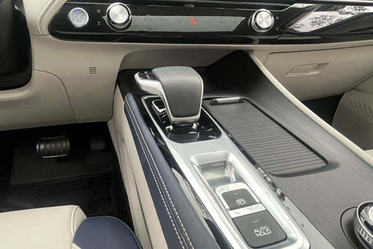 Used Dongfeng Aeolus Huge 2022 Mach Power 1.5T Dare-Enjoy Edition · Smart
