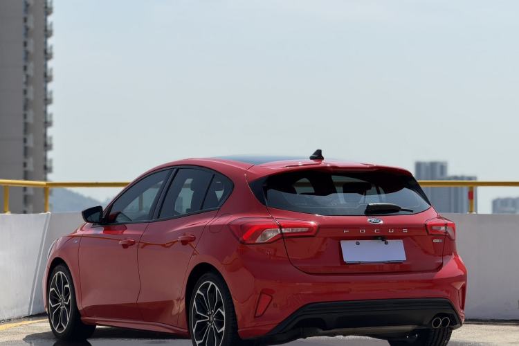 Used Ford Focus 2019 Hatchback EcoBoost 180 Automatic ST Line Exterior 4