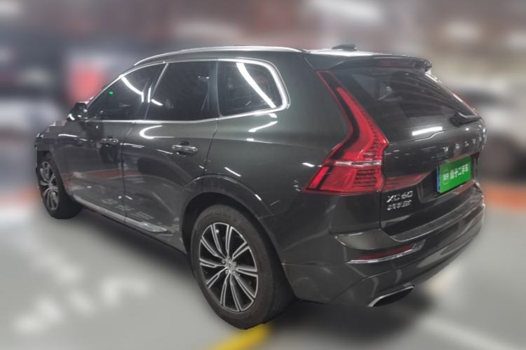 Used Volvo XC60 2018 T5 4x4 Zhiya Luxury Edition Rear Left 45 Deg
