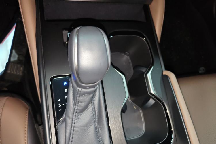 Used Lexus ES 2025 300h Deluxe Edition
