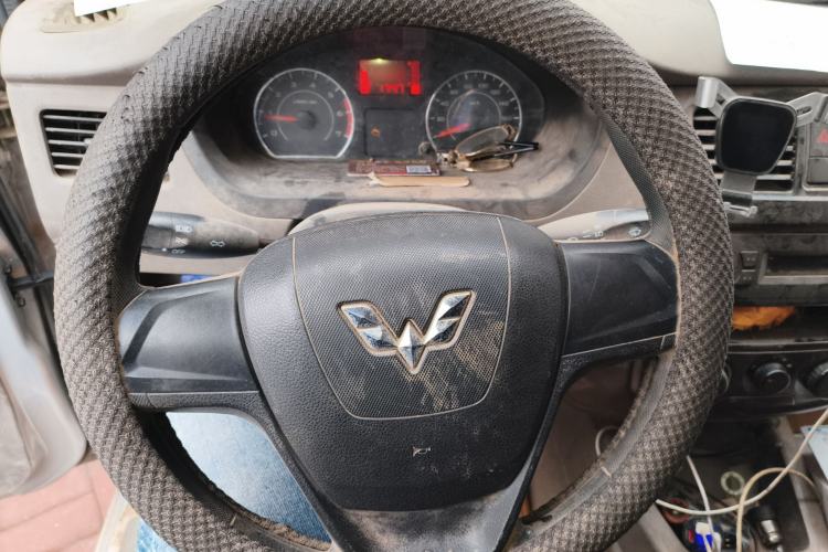 Used Wuling Rongguang V 2016 1.2L Practical Version
