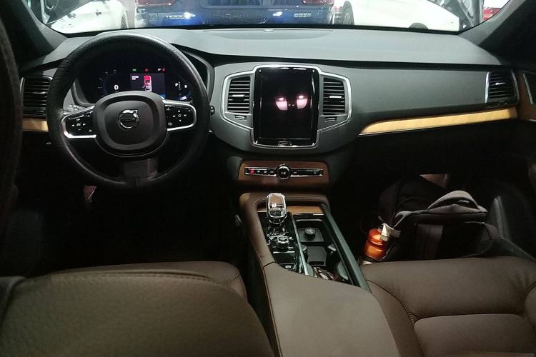 Used Volvo XC90 2024 B5 SmartDrive Luxury Edition 5 Seats
