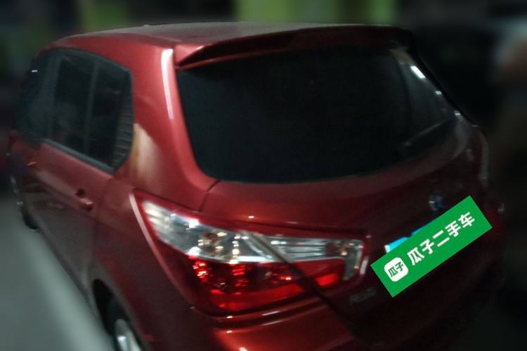 Used Venucia R50 2013 1.6L Manual Luxury Edition
