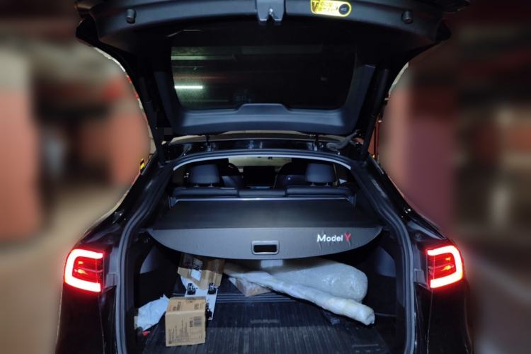 Used Tesla Model Y 2021 Long-Range All-Wheel-Drive Version 3D7
