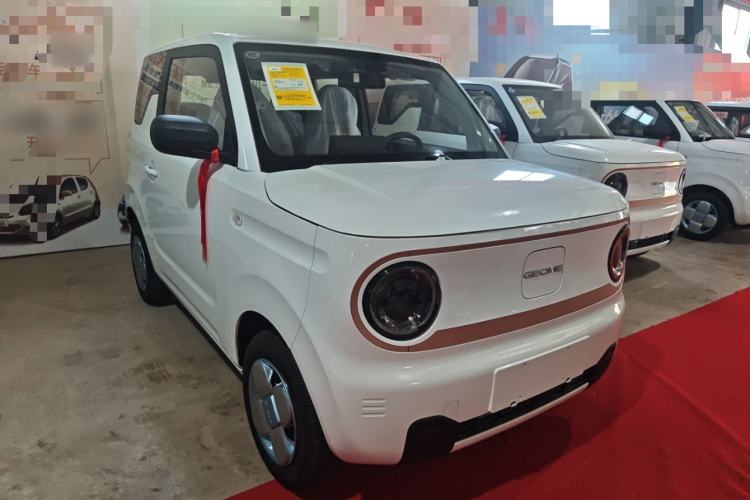 Used Geely Galaxy Panda 2024 Panda Mini 200km Endurance Bear Front Right 45 Deg