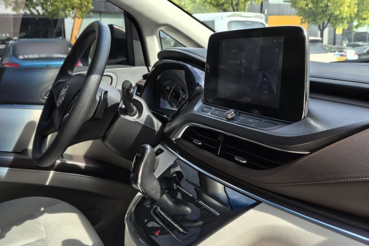 Used Buick GL8 2023 Land Executive Class Comfort Model Exterior 7