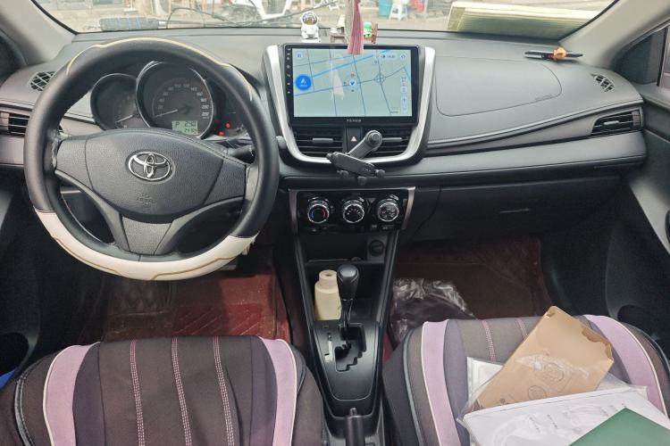 Used Toyota YARiS L Zhi Xuan 2020 1.5L CVT Leading Edition Center Console