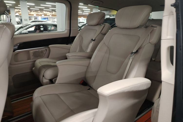 Used Mercedes-Benz V-Class 2017 V 260 L Prestige Extended Edition