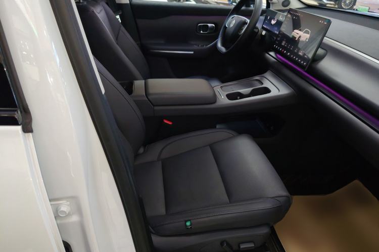 Used Leapmotor C16 2024 Range-Extended 200 Luxury Edition Right Front Seat