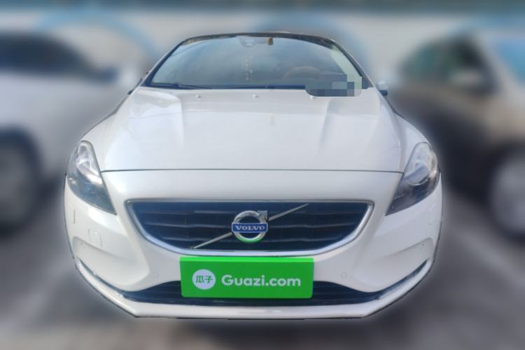 Used Volvo V40 2015 1.6T Zhiya Edition Front