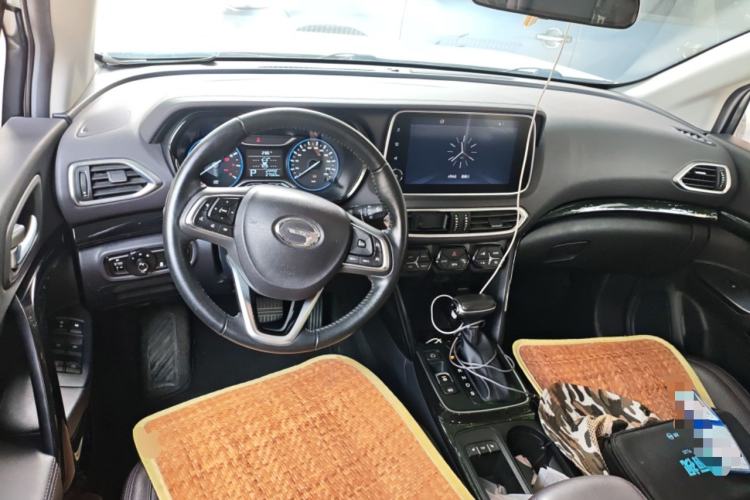 Used GAC Trumpchi GS4 2018 235T Automatic Two-Wheel Drive Luxury Smart Connectivity Millionth Anniversary Edition Center Console