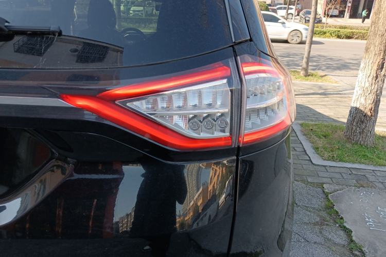 Used Ford Edge 2016 EcoBoost 245 Two-Wheel-Drive Titanium 5-Seater
