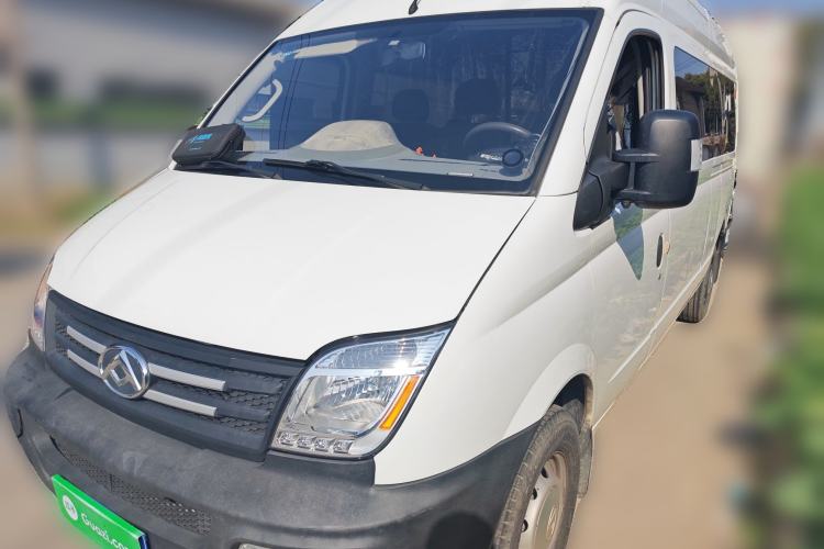 Used SAIC MAXUS Xintu V80 2019 2.5T Classic Model 6-Speed Manual Aotong Long Wheelbase Mid-Height 7-Seater